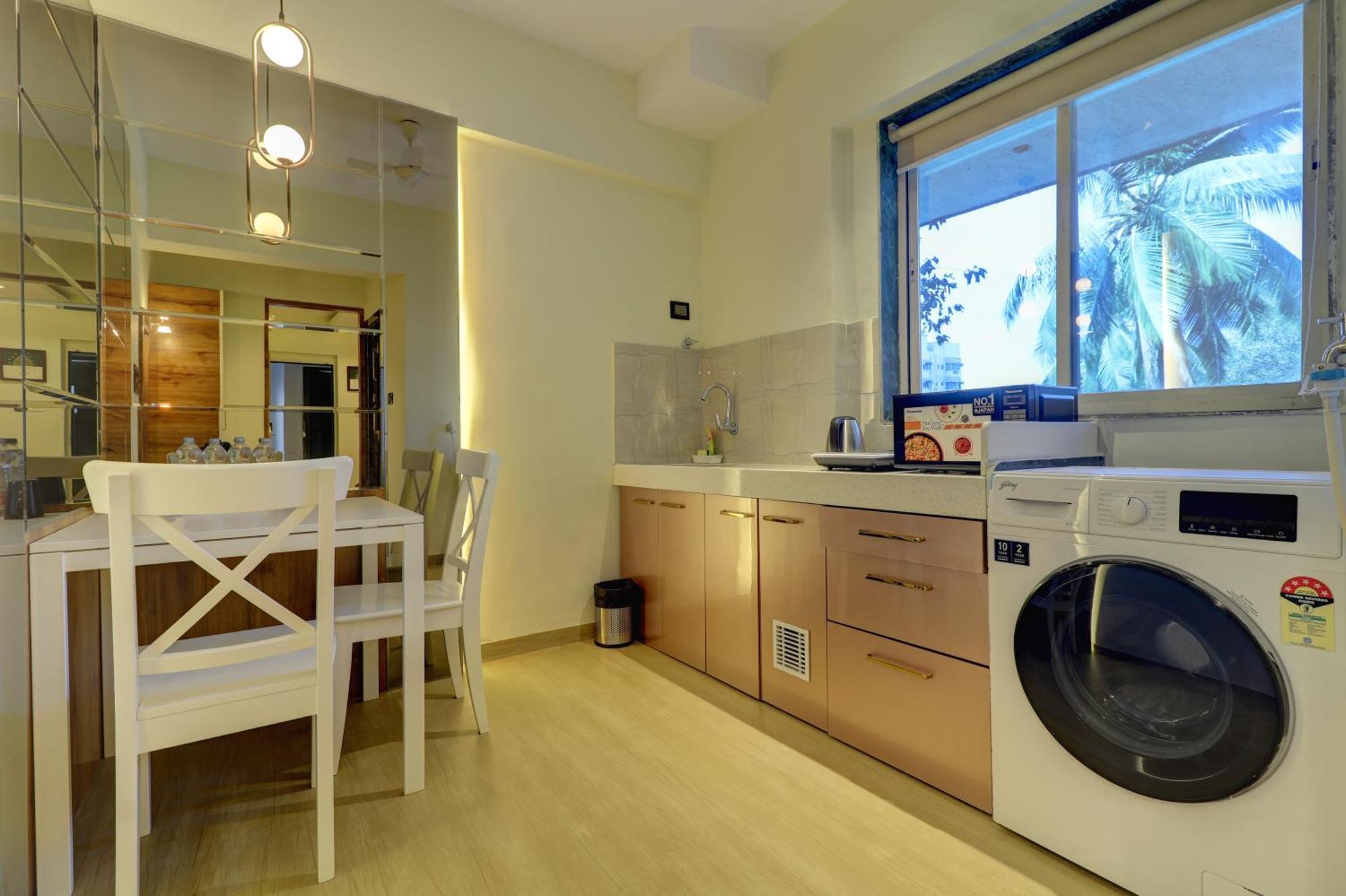 Home2 Studio Apartments Bombay Eksteriør billede