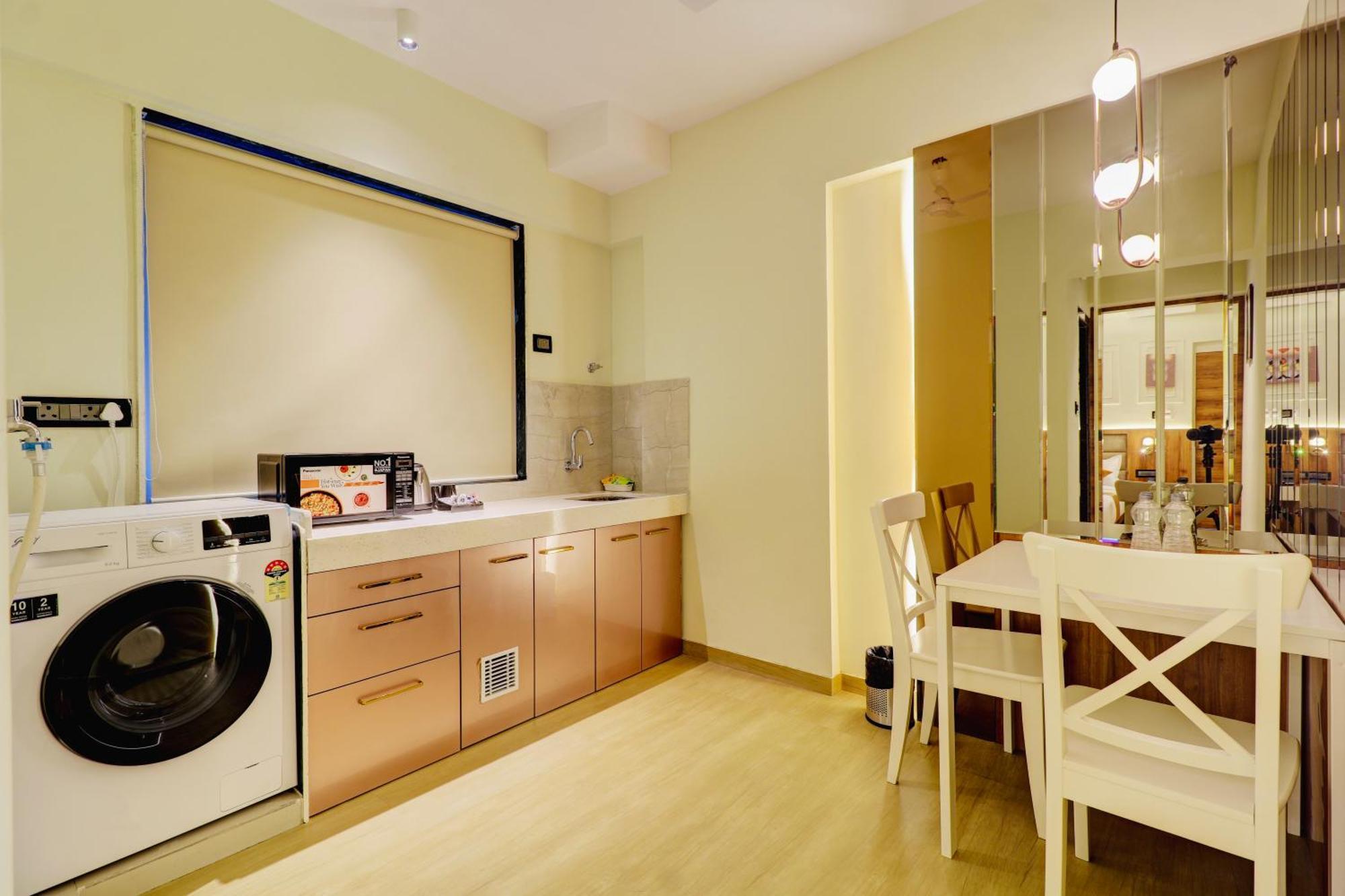 Home2 Studio Apartments Bombay Eksteriør billede